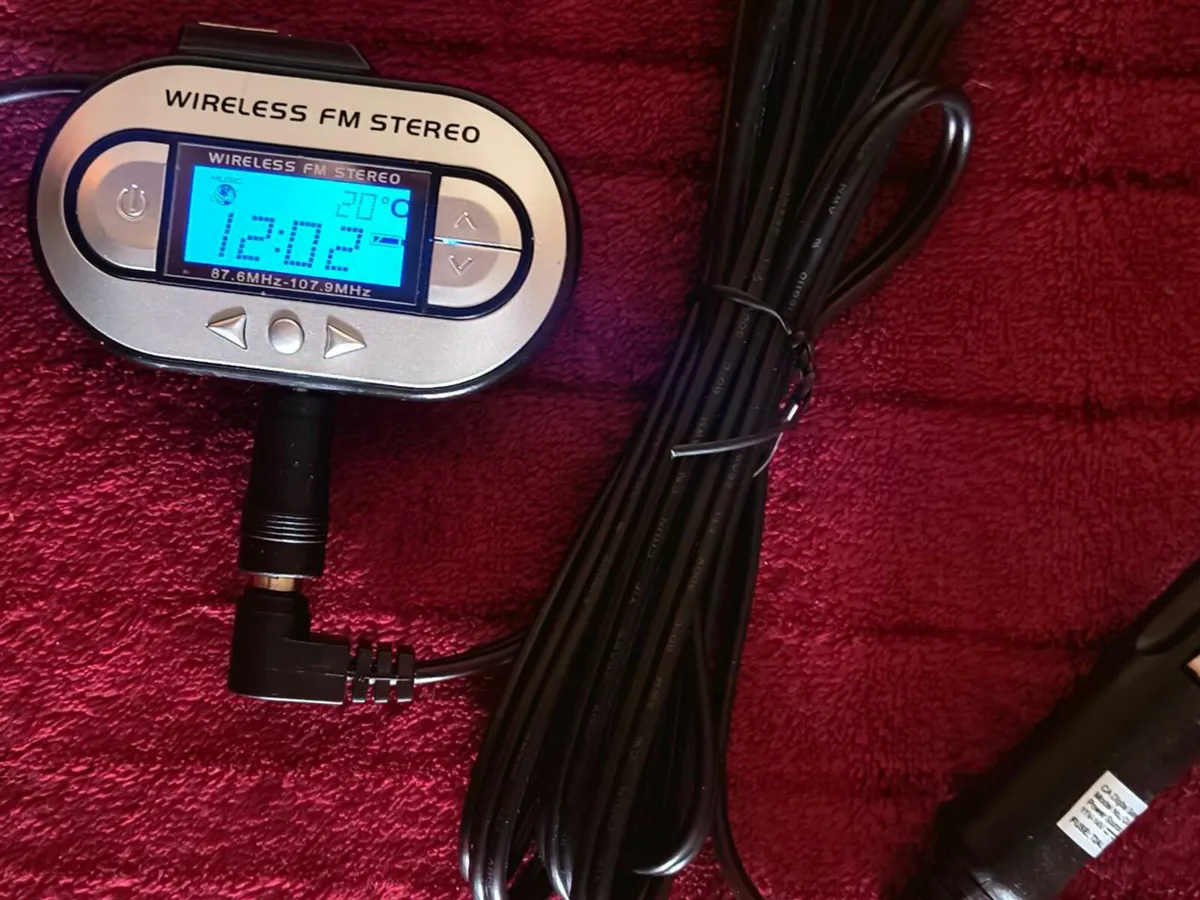Car Remote FM Transmitter Charger for Smartphones - Image 4