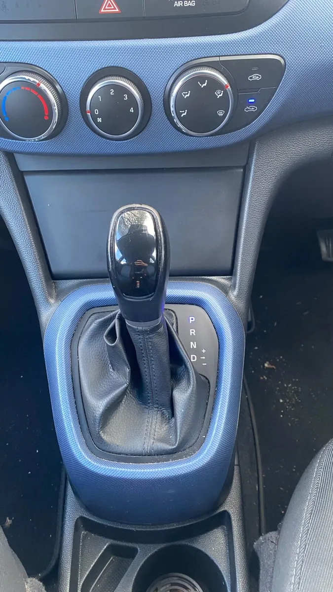 2015 Hyundai i10 - Image 3