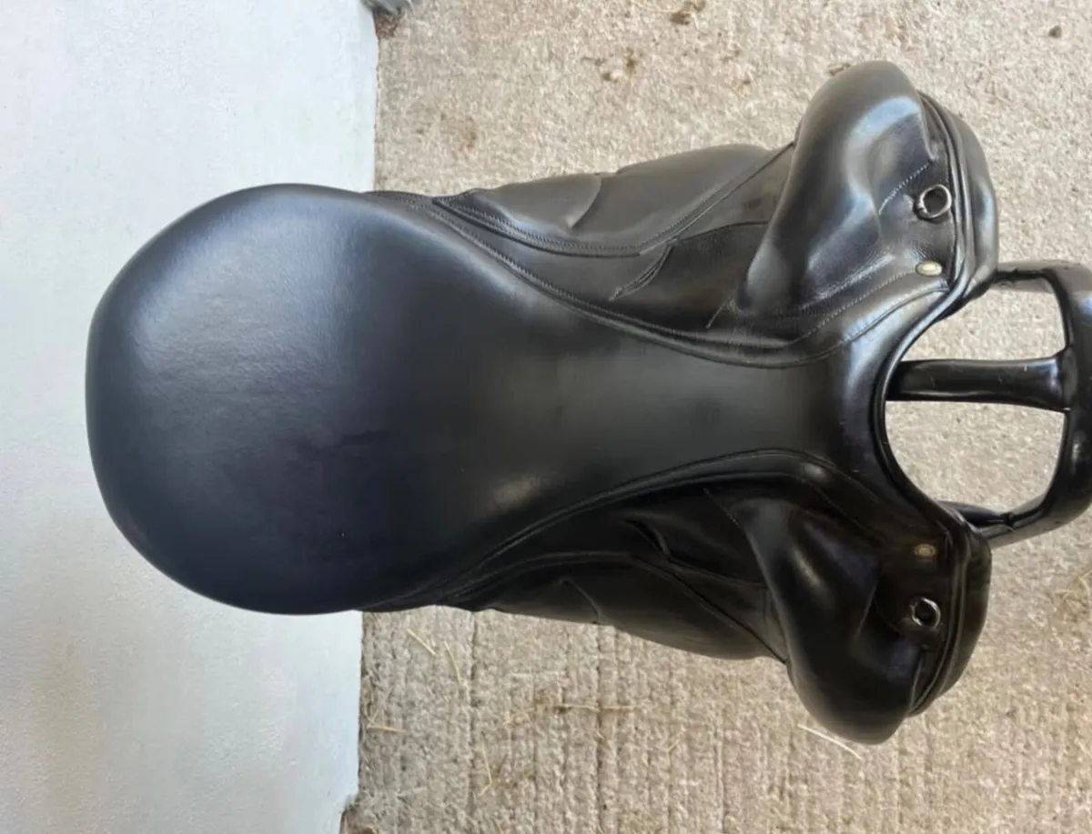 Devocoux Makila Dressage Saddle - Image 2