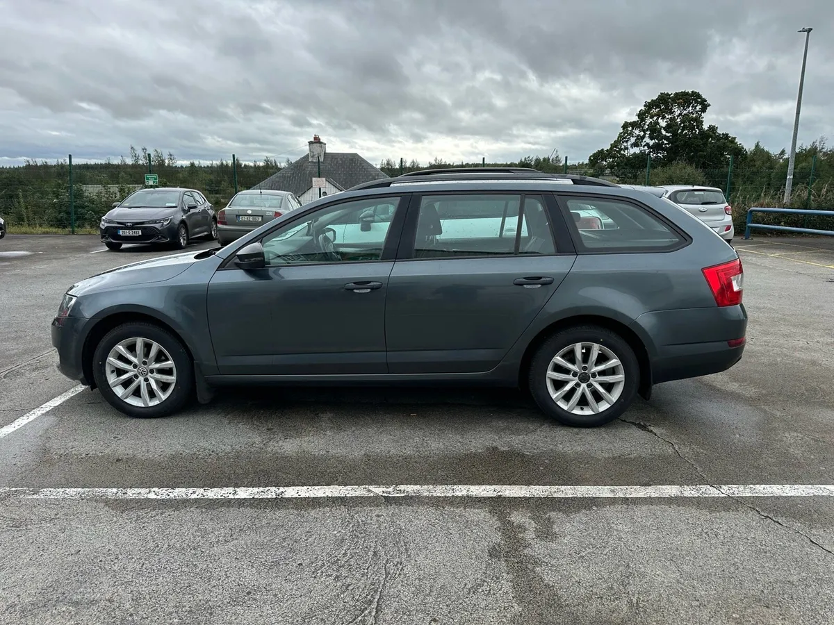 Skoda Octavia Estate - Image 1