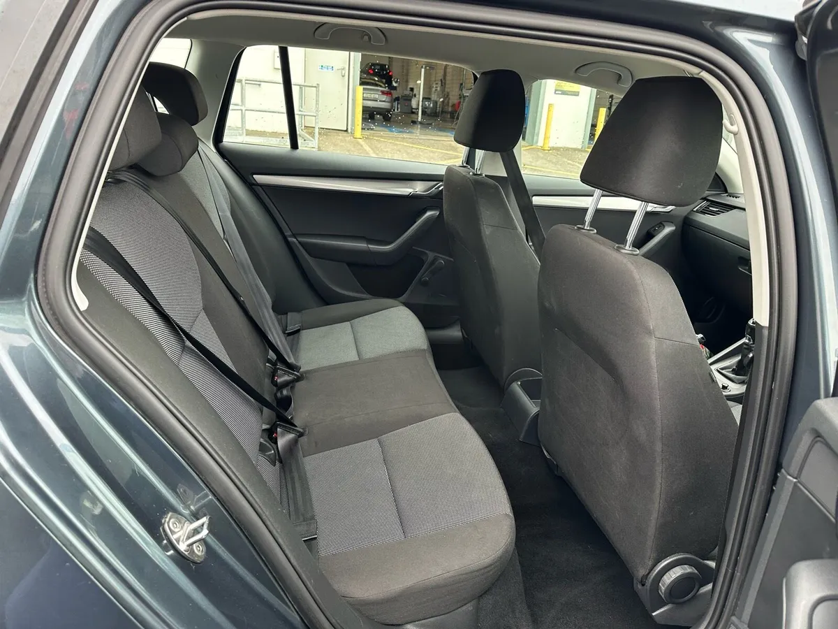 Skoda Octavia Estate - Image 4