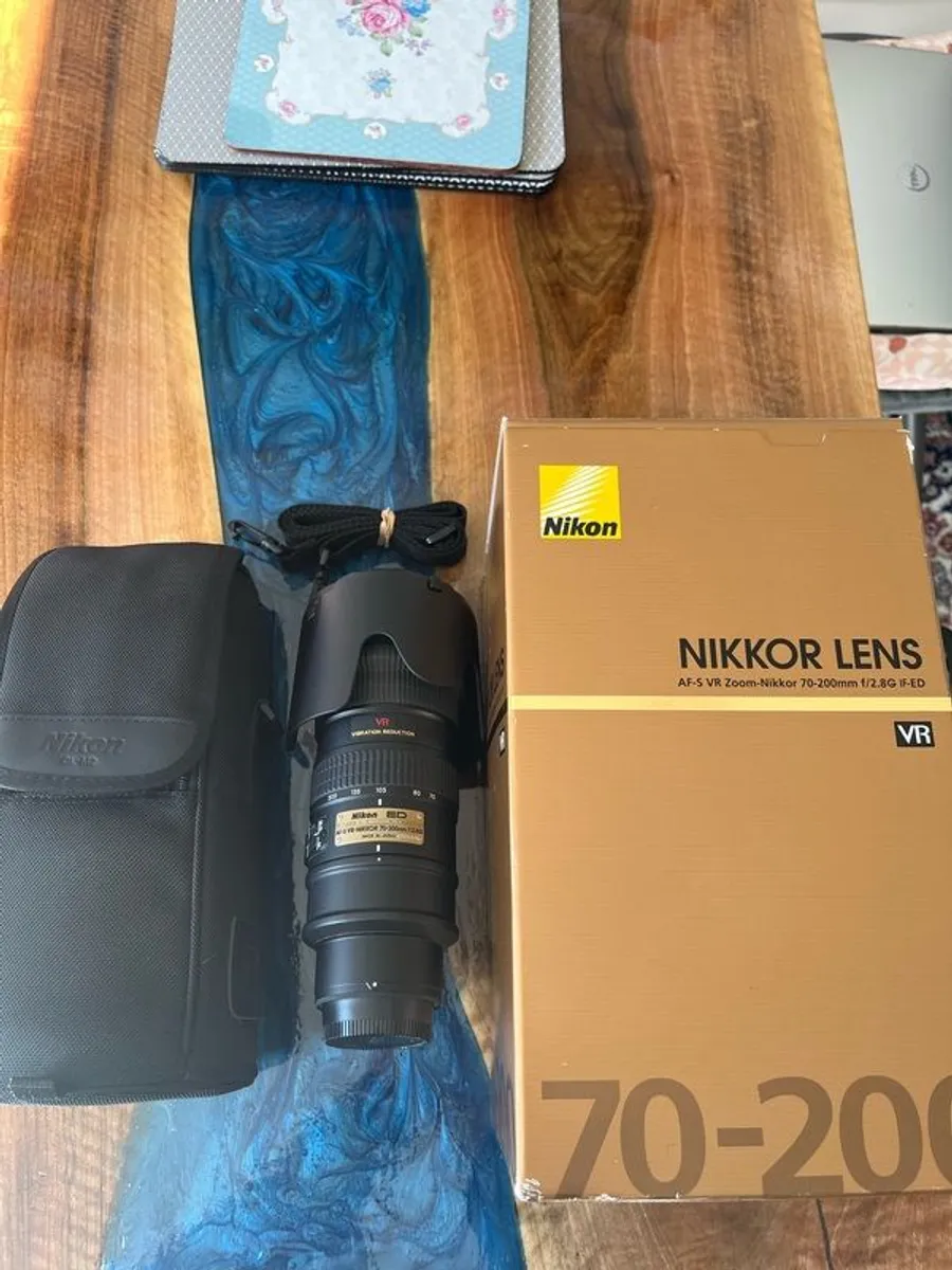 Professional Nikkor VR 70-200 f/2.8G lens - Image 2