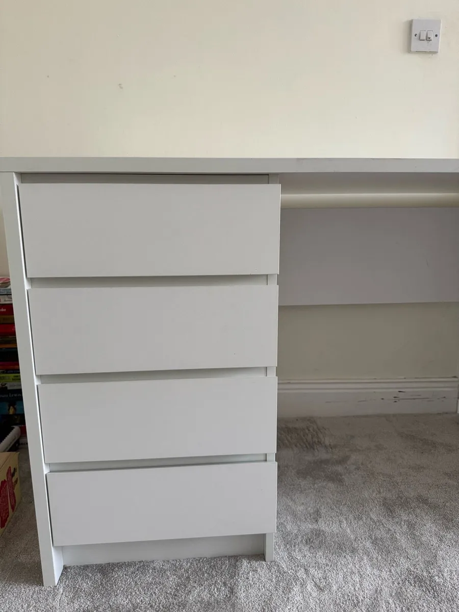 Study desk - Image 1