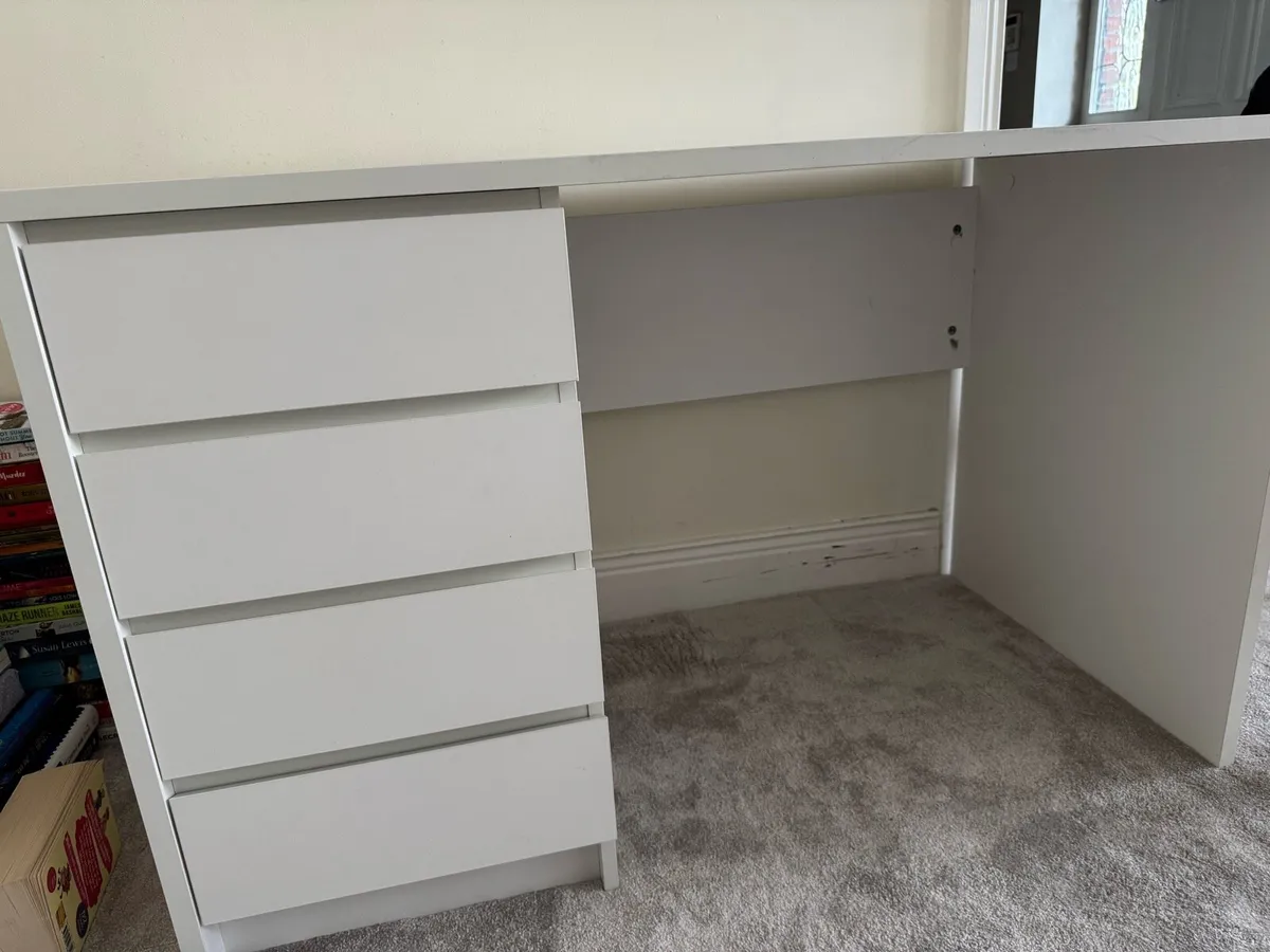 Study desk - Image 2