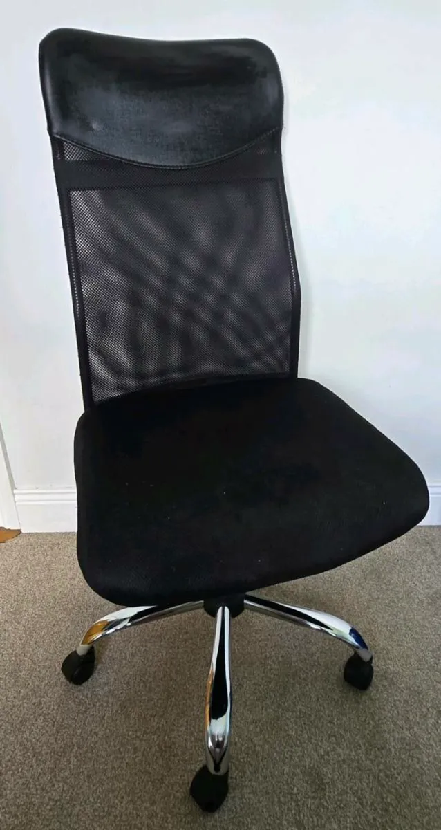Ergonomic Office / Gaming Chair - Image 1