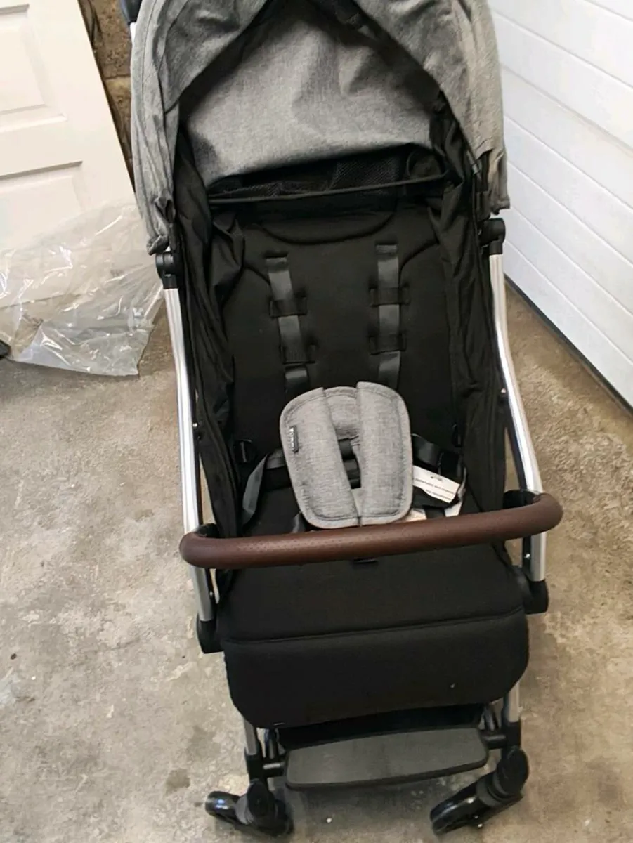 Stroller - Image 2