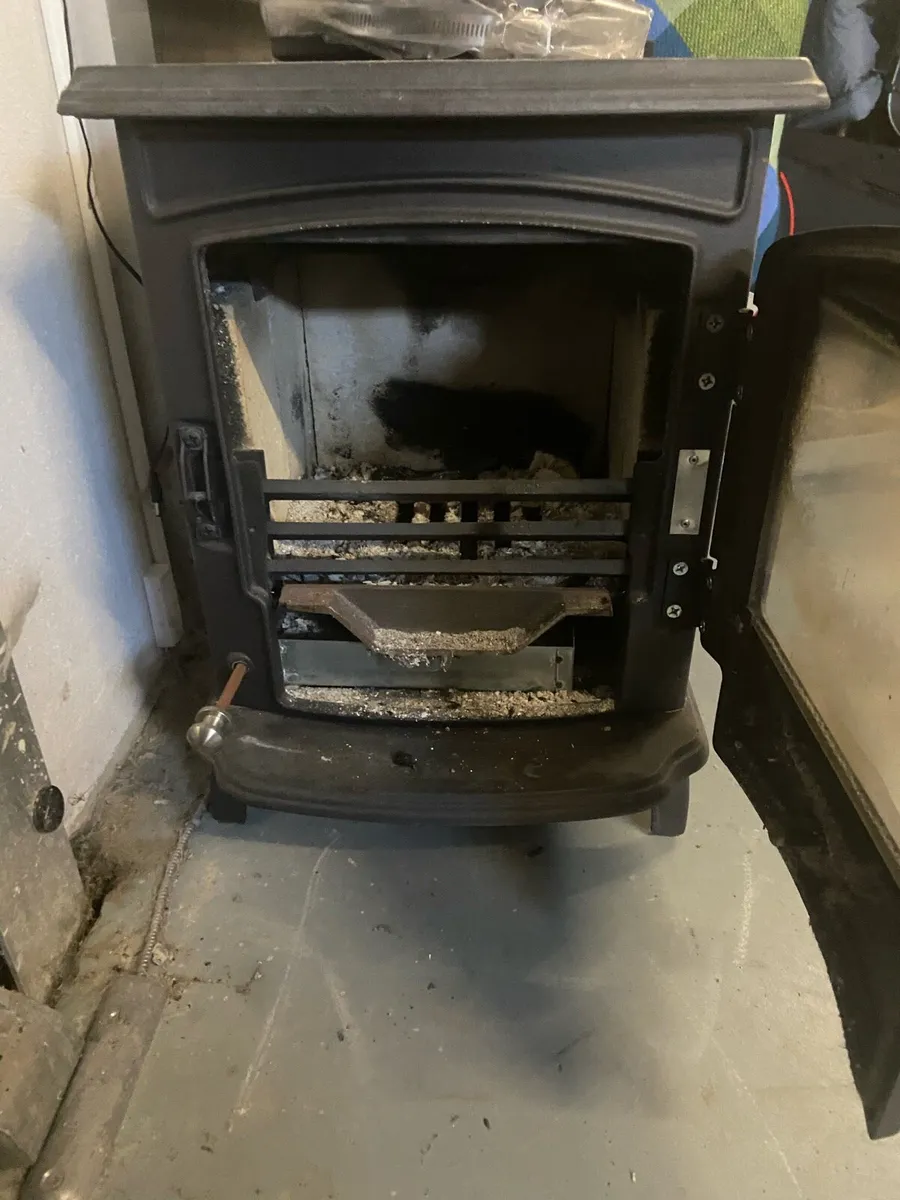 Stanley Oisin Stove - solid fuel - 5.7kW output - Image 3