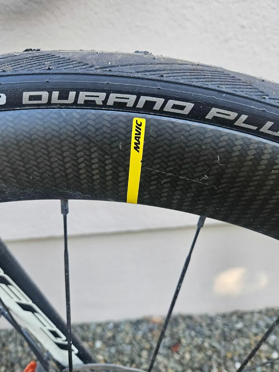 Giant Defy with Mavic Carbon Wheels - Image 4