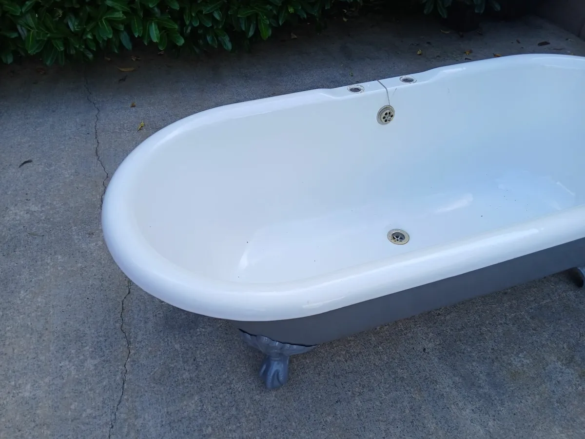 Cast iron Bath - Image 4