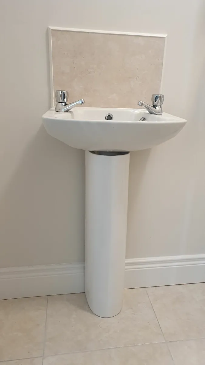 Pedestal basin - Image 1
