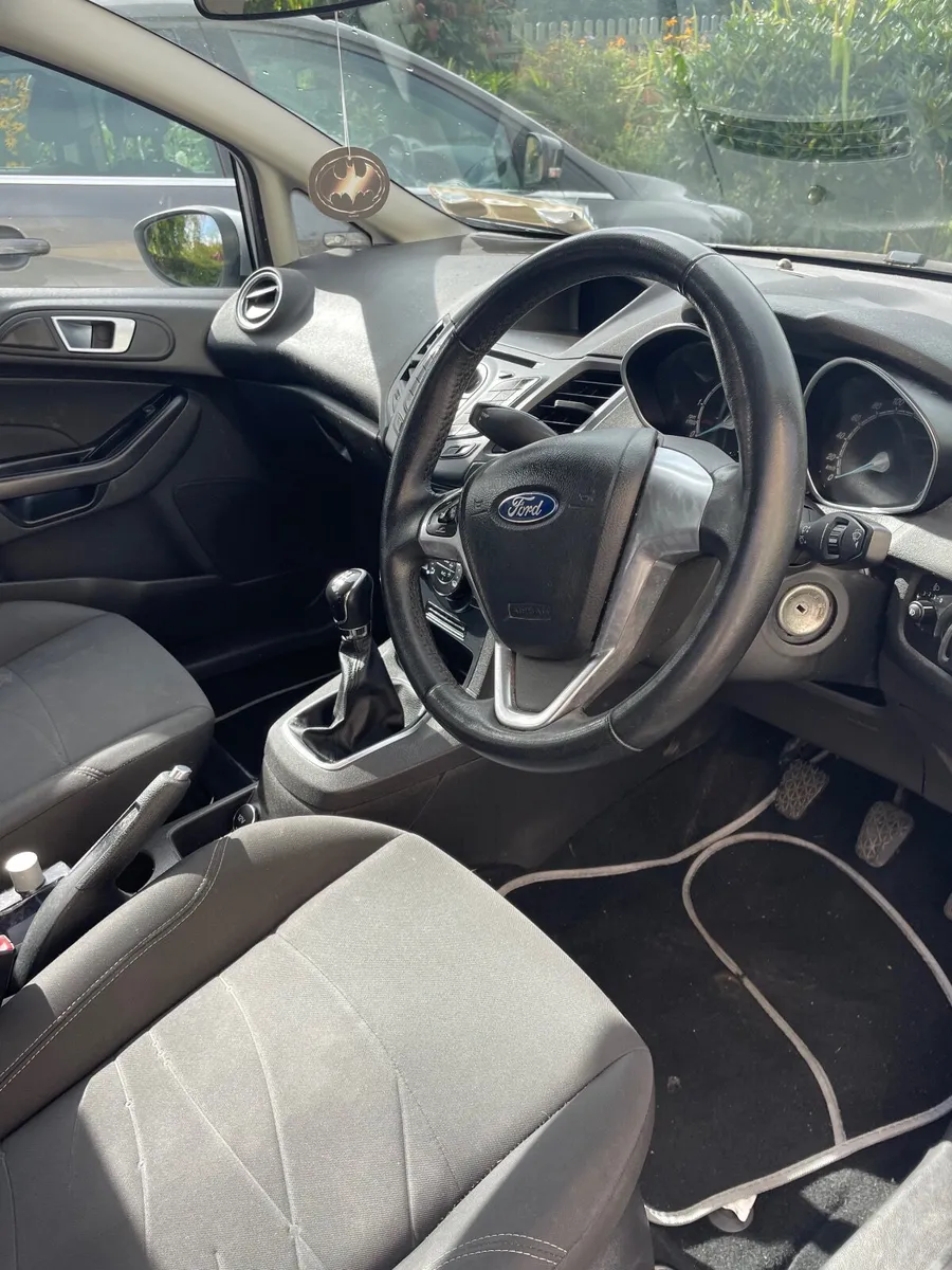 Ford Fiesta 2014 - Image 2