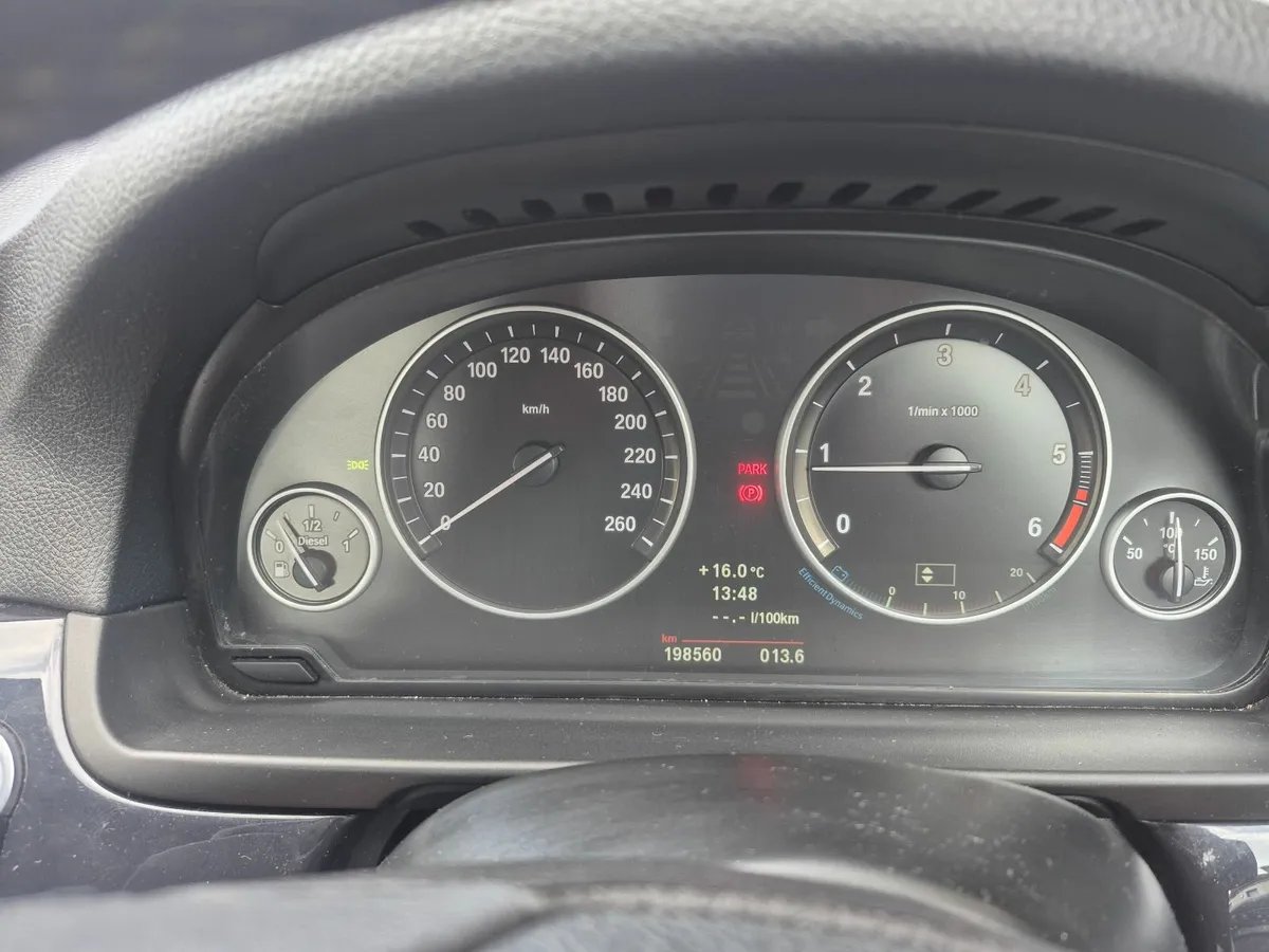 BMW 5-Series 2013 - Image 2