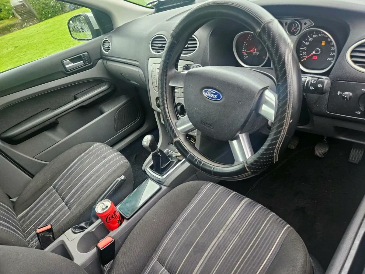 09 1.6 petrol ford focus good condition look - Image 3