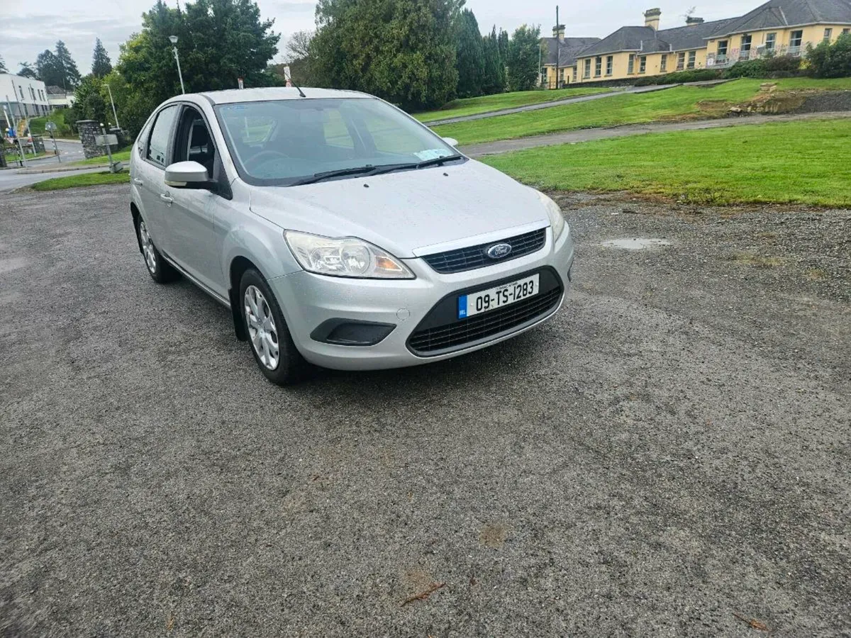 09 1.6 petrol ford focus good condition look - Image 1