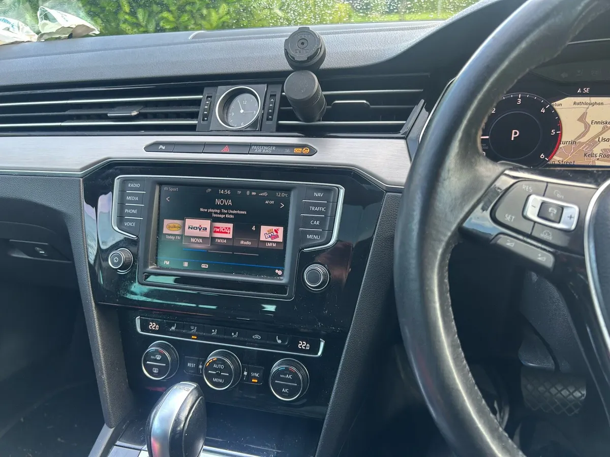2017 2.0l auto diesel VW Passat - Image 2