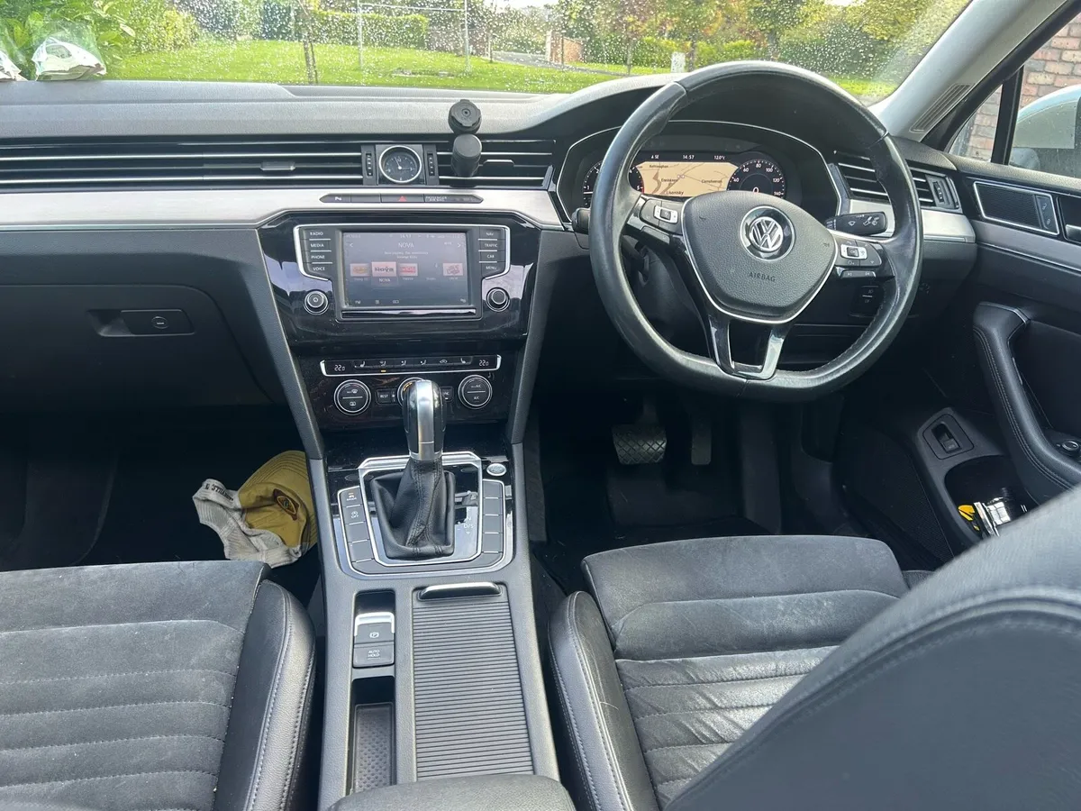 2017 2.0l auto diesel VW Passat - Image 3