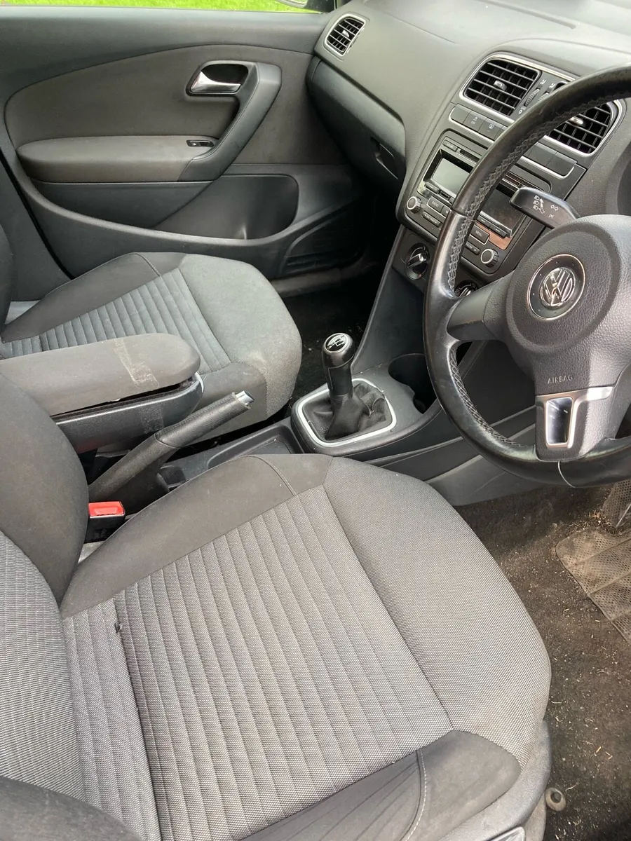 Volkswagen polo - Image 4