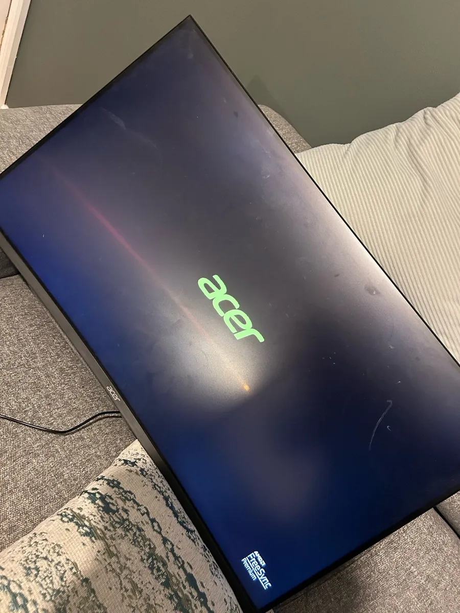 Acer 32” curved gaming monitor - Image 1