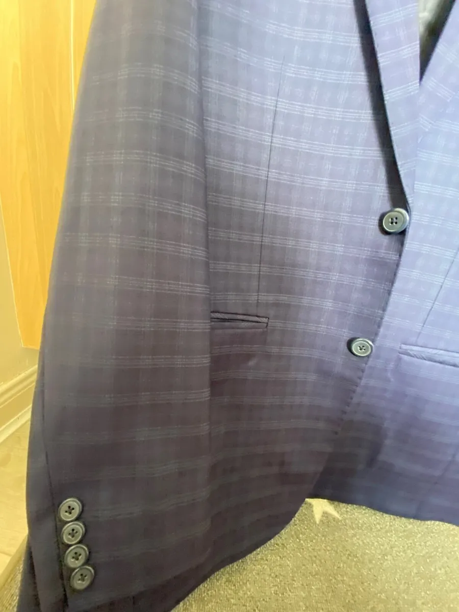 2 piece navy suit - Image 2