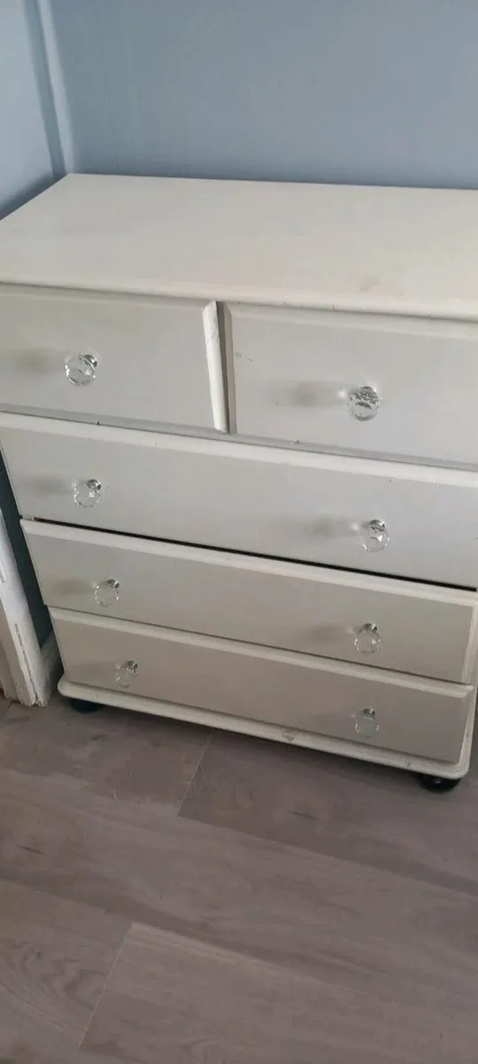 Chest of drawers - Image 1