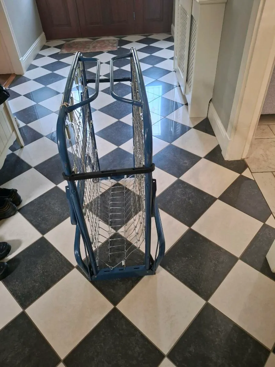 Fold up bed - Image 1