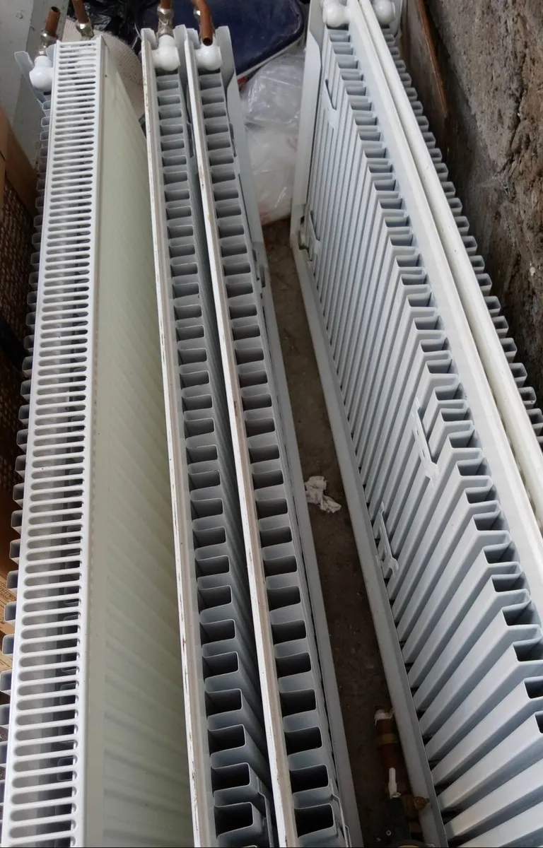 6 single rad radiators with TRV's and pump - Image 4