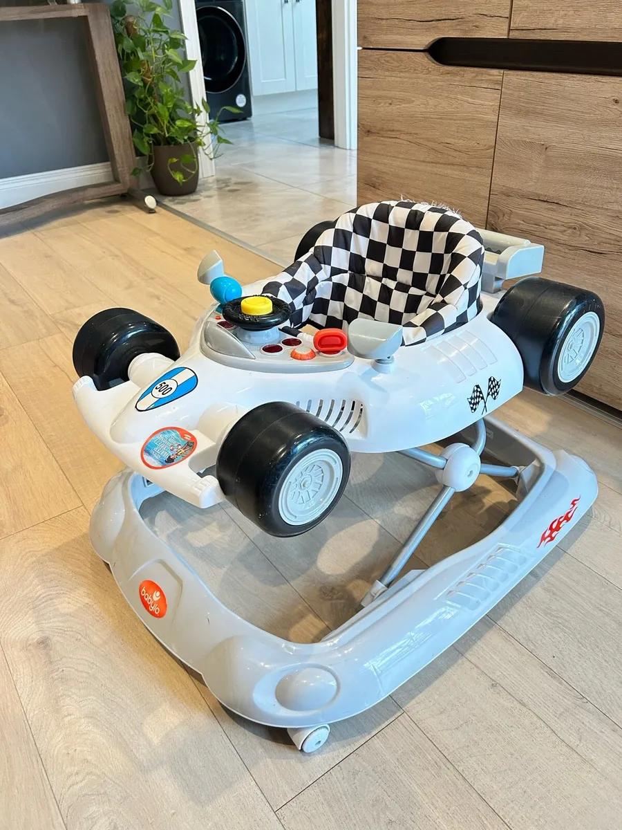 Babylo racing car walker - Image 1