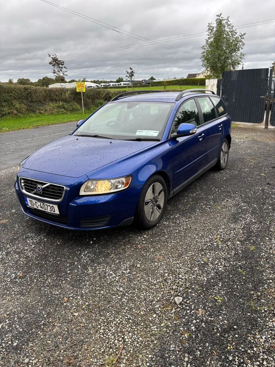 Volvo V50 - Image 2