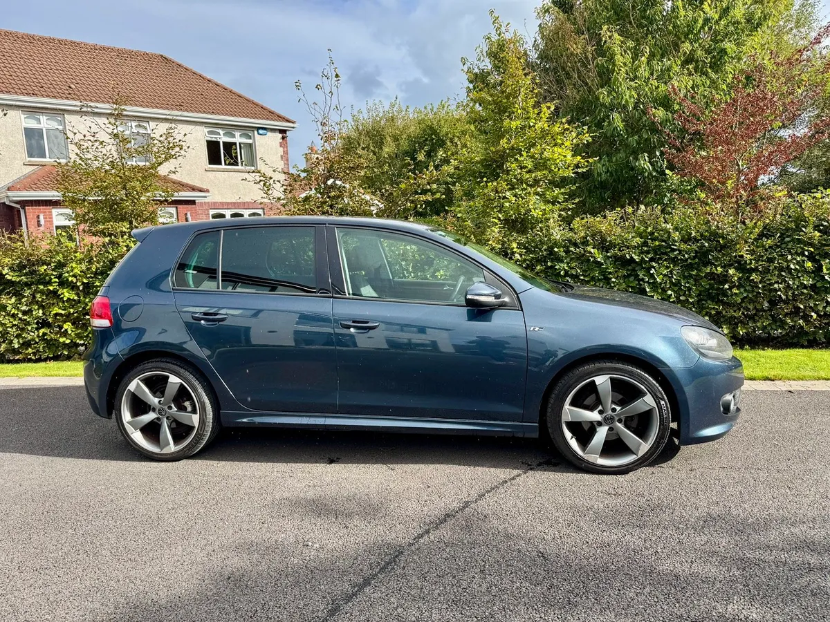 Volkswagen Golf 1.6TDI R-Line - Image 2