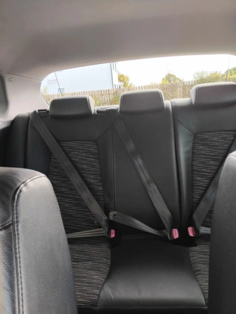 Kia Ceed 2011 - Image 2