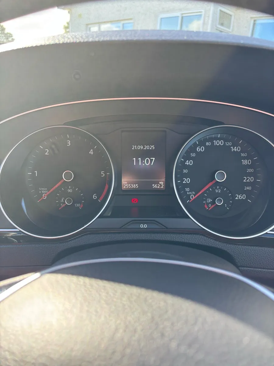 Volkswagen Passat - Image 4
