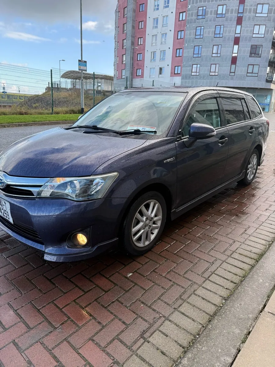 Toyota Corolla Fielder 1.5 Hybrid Automatic - Image 4