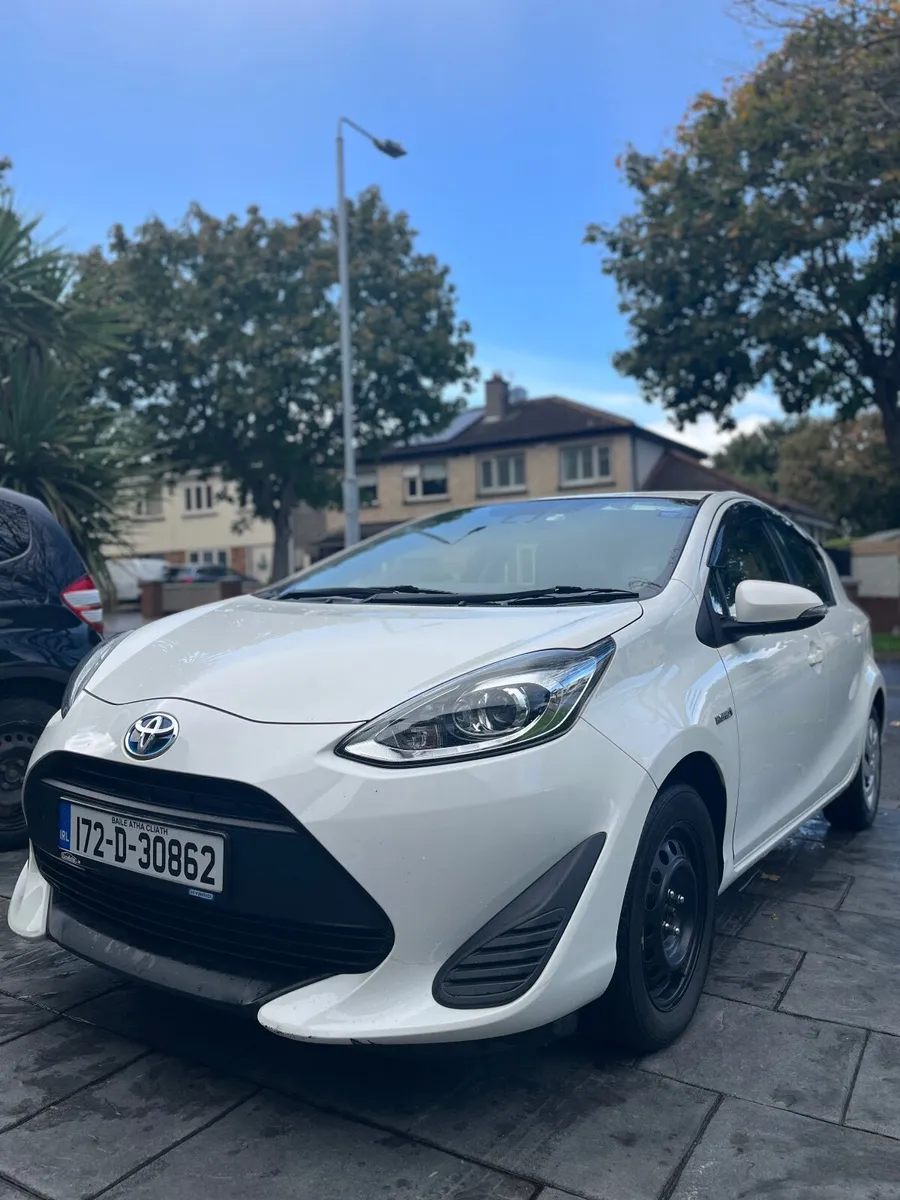 Toyota Aqua 2017 - Image 2