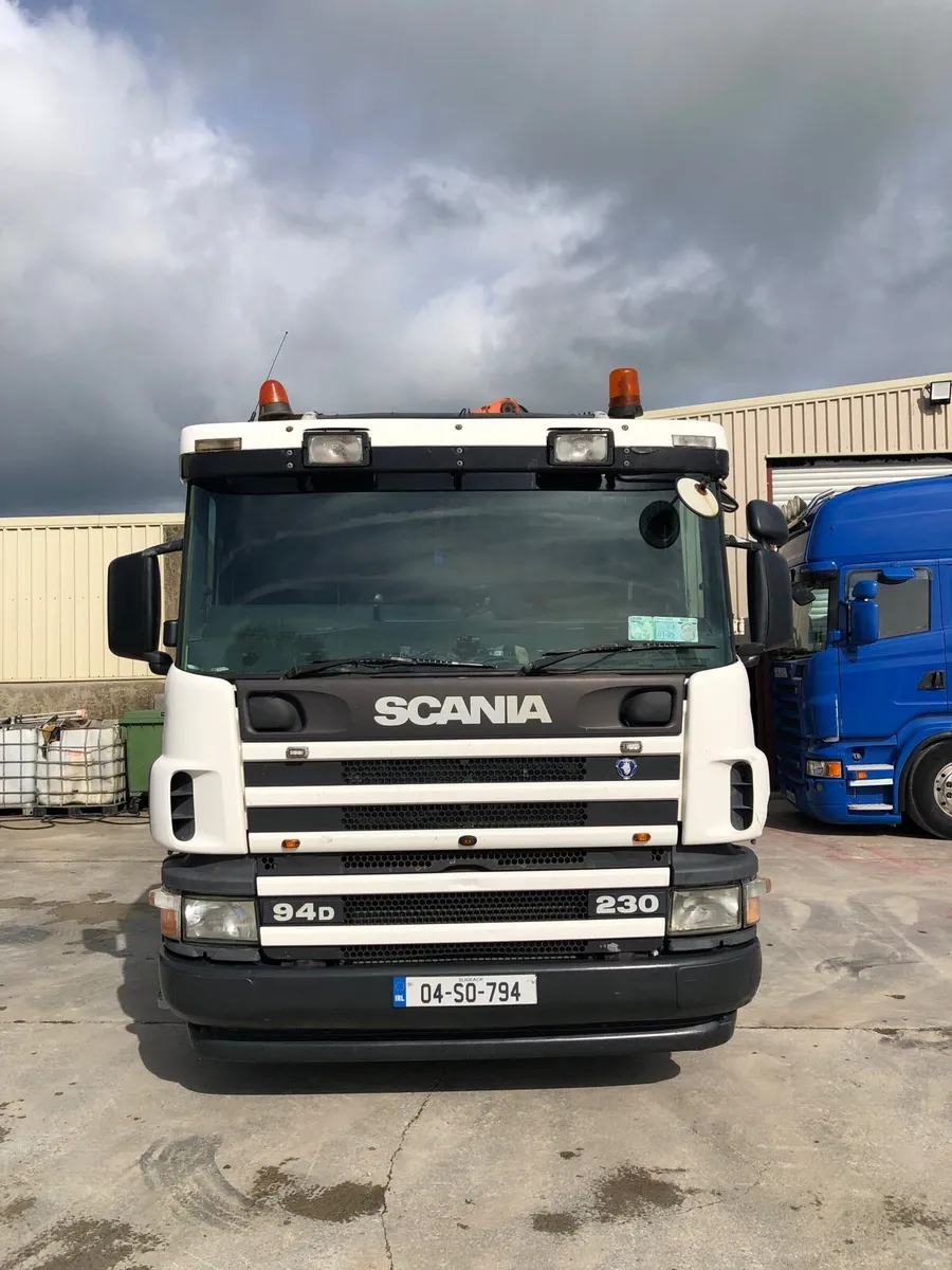 Scania 94D crane truck - Image 2