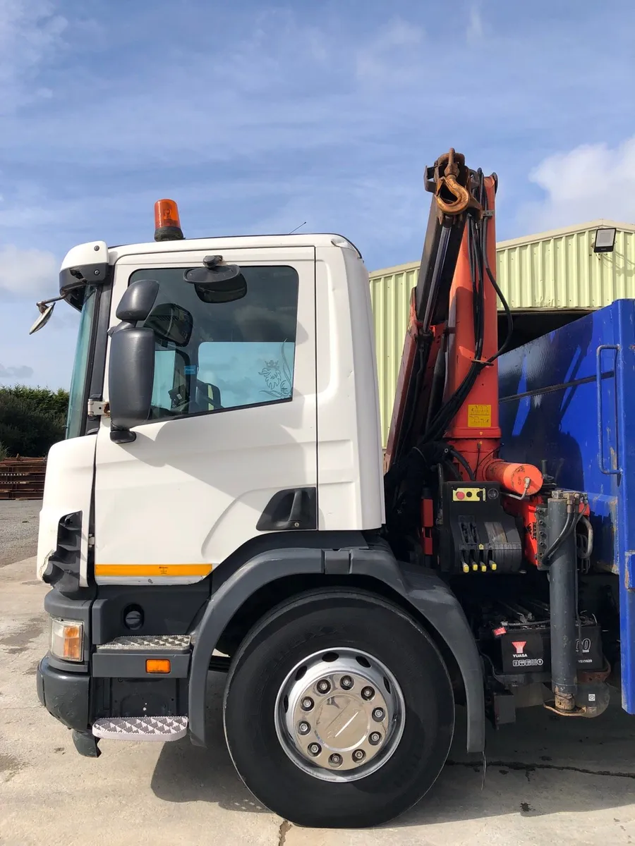 Scania 94D crane truck - Image 4