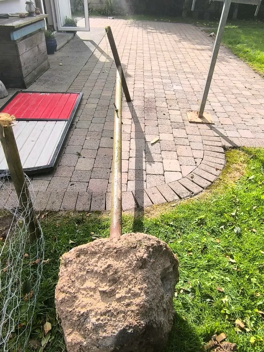 Clothes Line uprights and garden side gate Job lot - Image 3