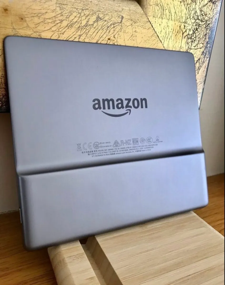 Amazon Kindle Oasis 10 Gen - 32 GB, Graphite 2019 - Image 1