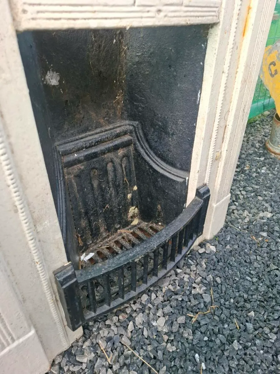 Old fire place - Image 4