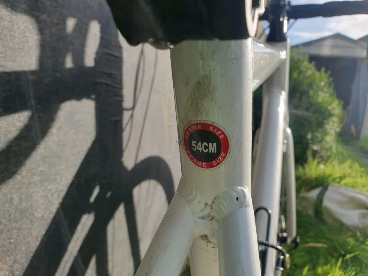 Road bike - Image 2