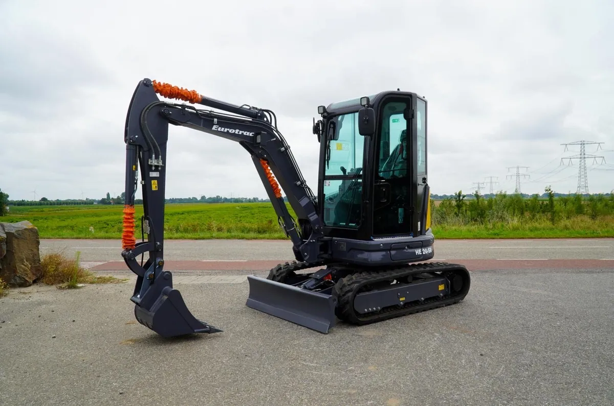 NEW Eurotrac HE26-SR Mini Excavator (2.6T) - Image 3