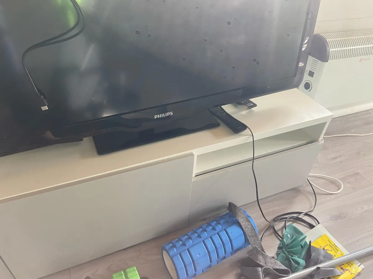 White tv stand and coffee table( ikea) - Image 3