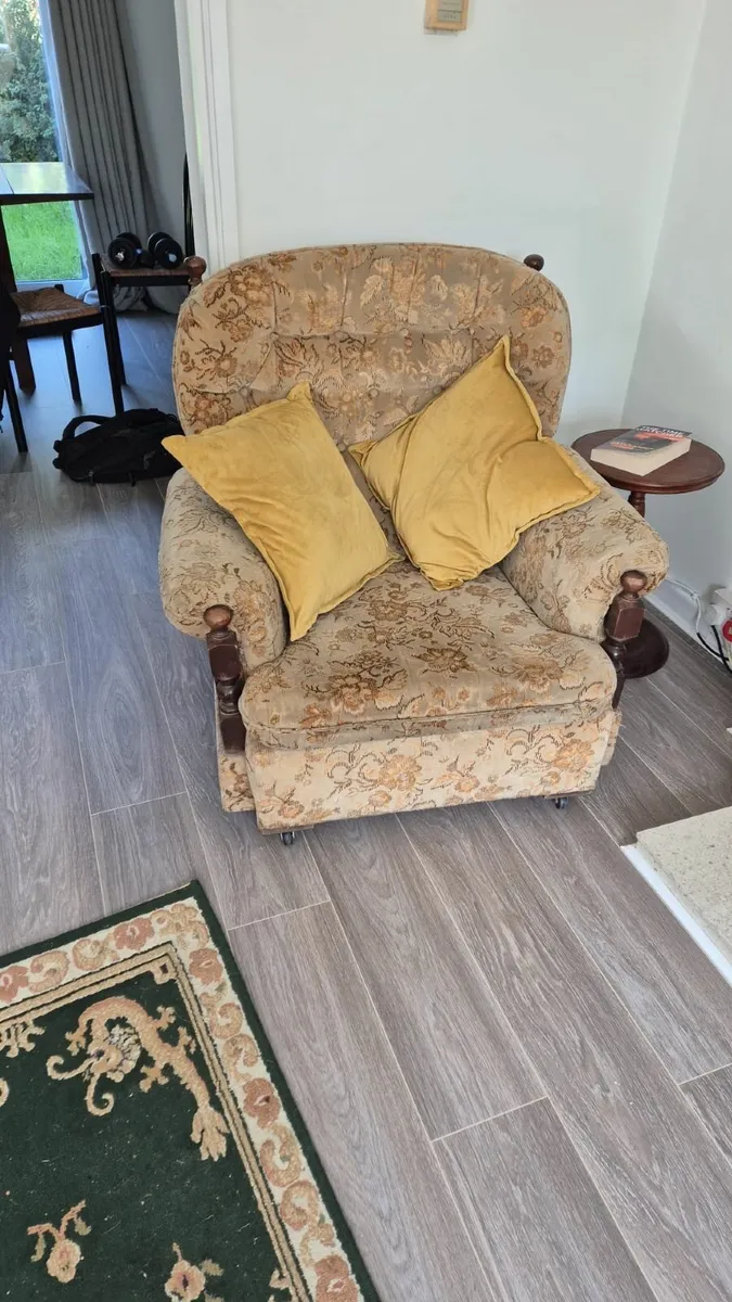Sofa with two armchairs - Image 2