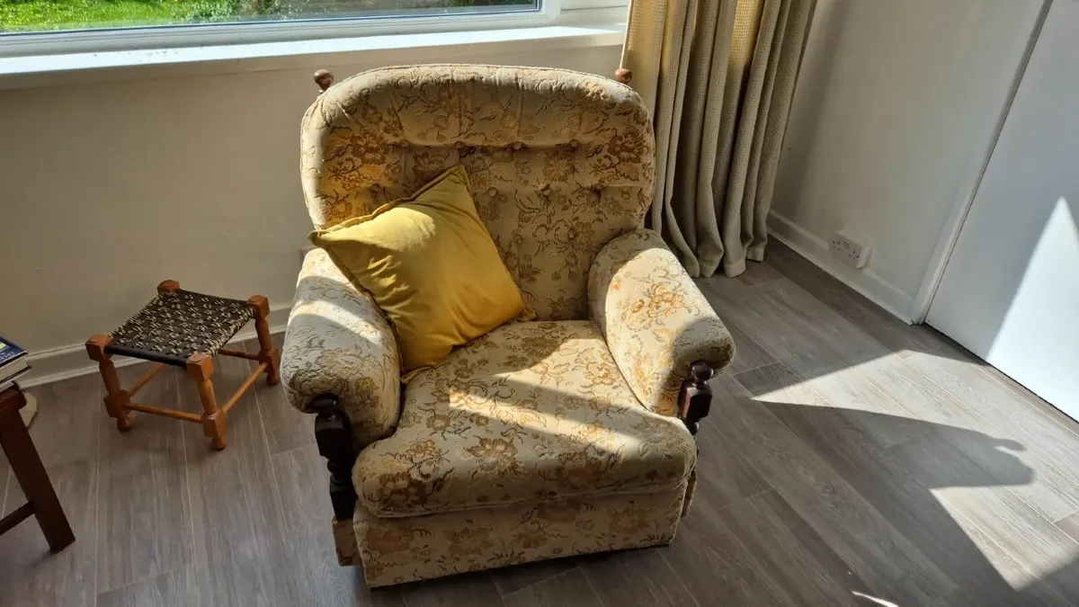 Sofa with two armchairs - Image 3