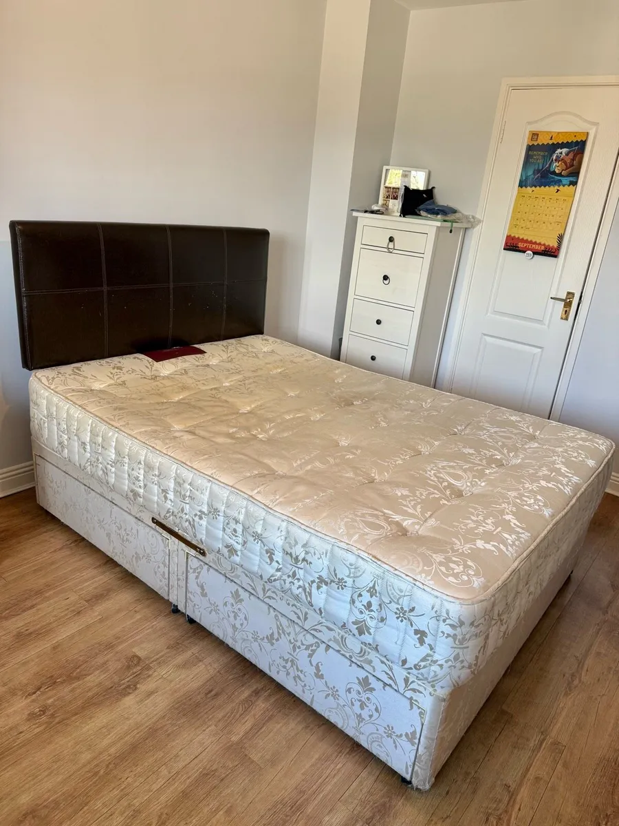 Double bed, 4 drawers with mattress and headboard - Image 1