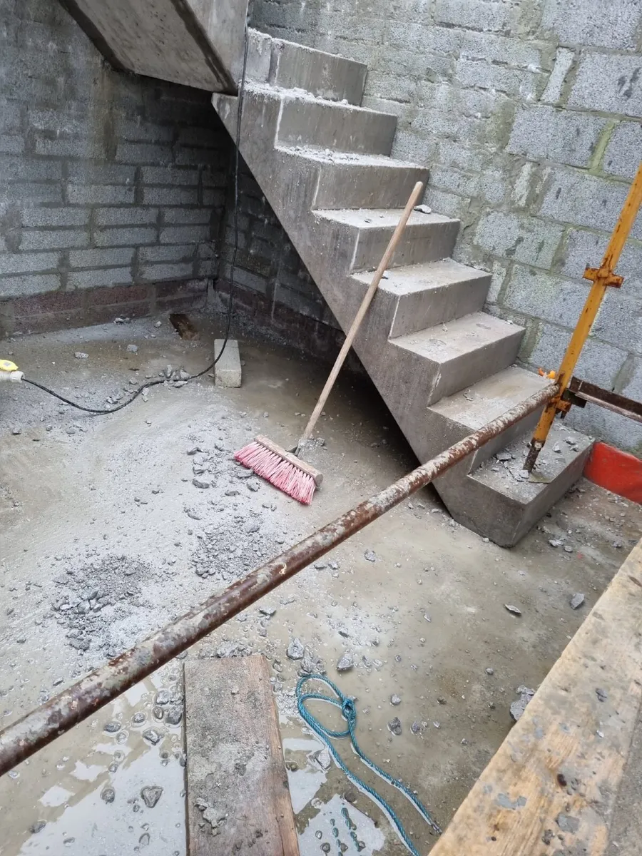 Concrete stairs - Image 1