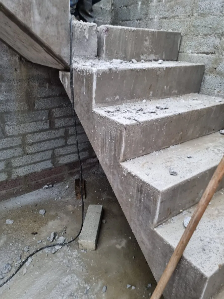 Concrete stairs - Image 3