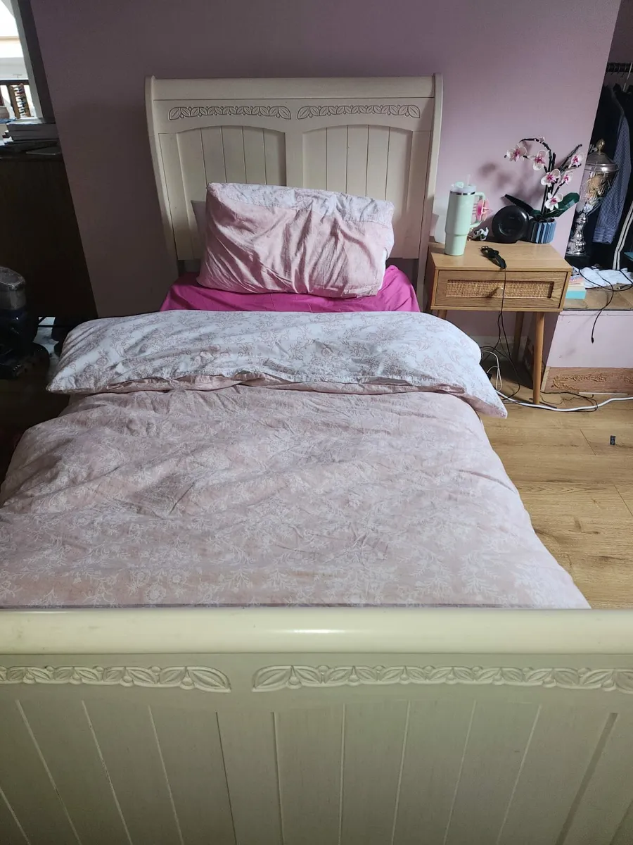 Single bed, bedside locker, and children wardrobe - Image 4