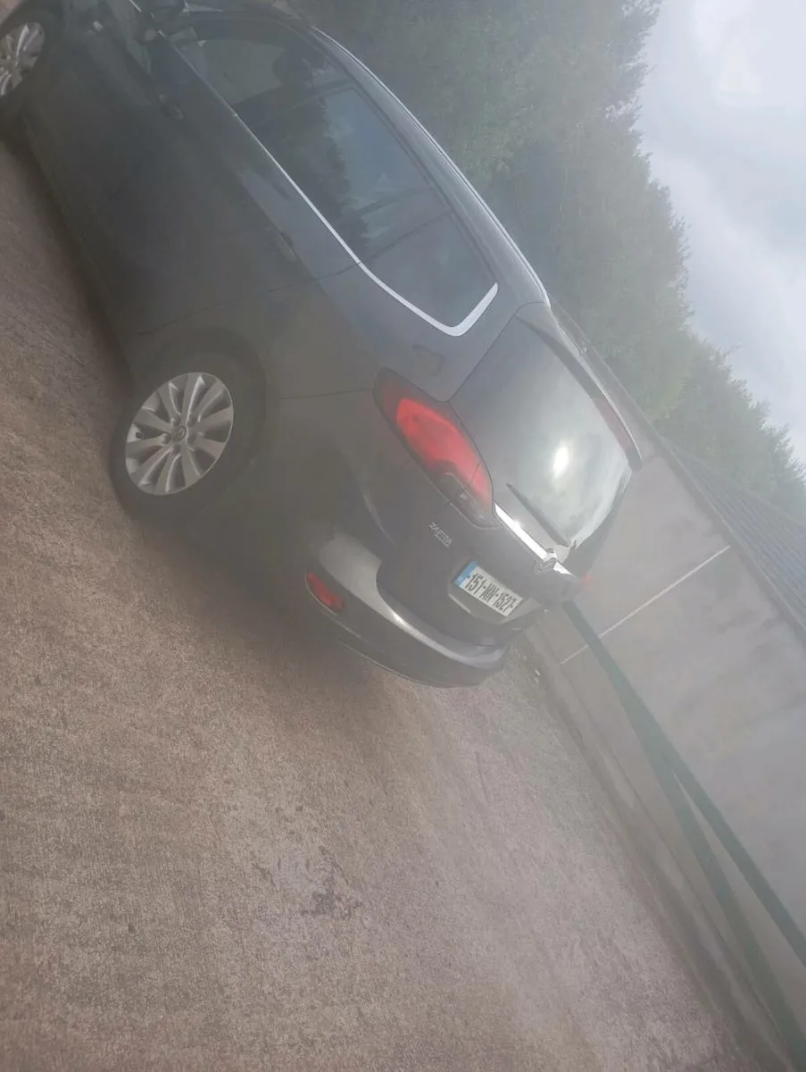 Car - Image 3