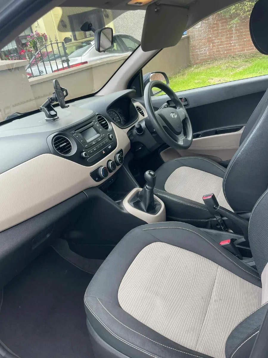 Hyundai i10 2015 - Image 2