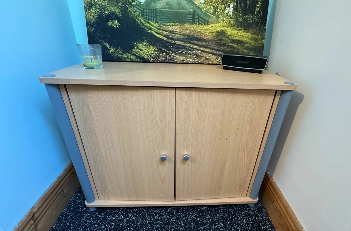 Small Wooden Cabinet (D15) - Image 1